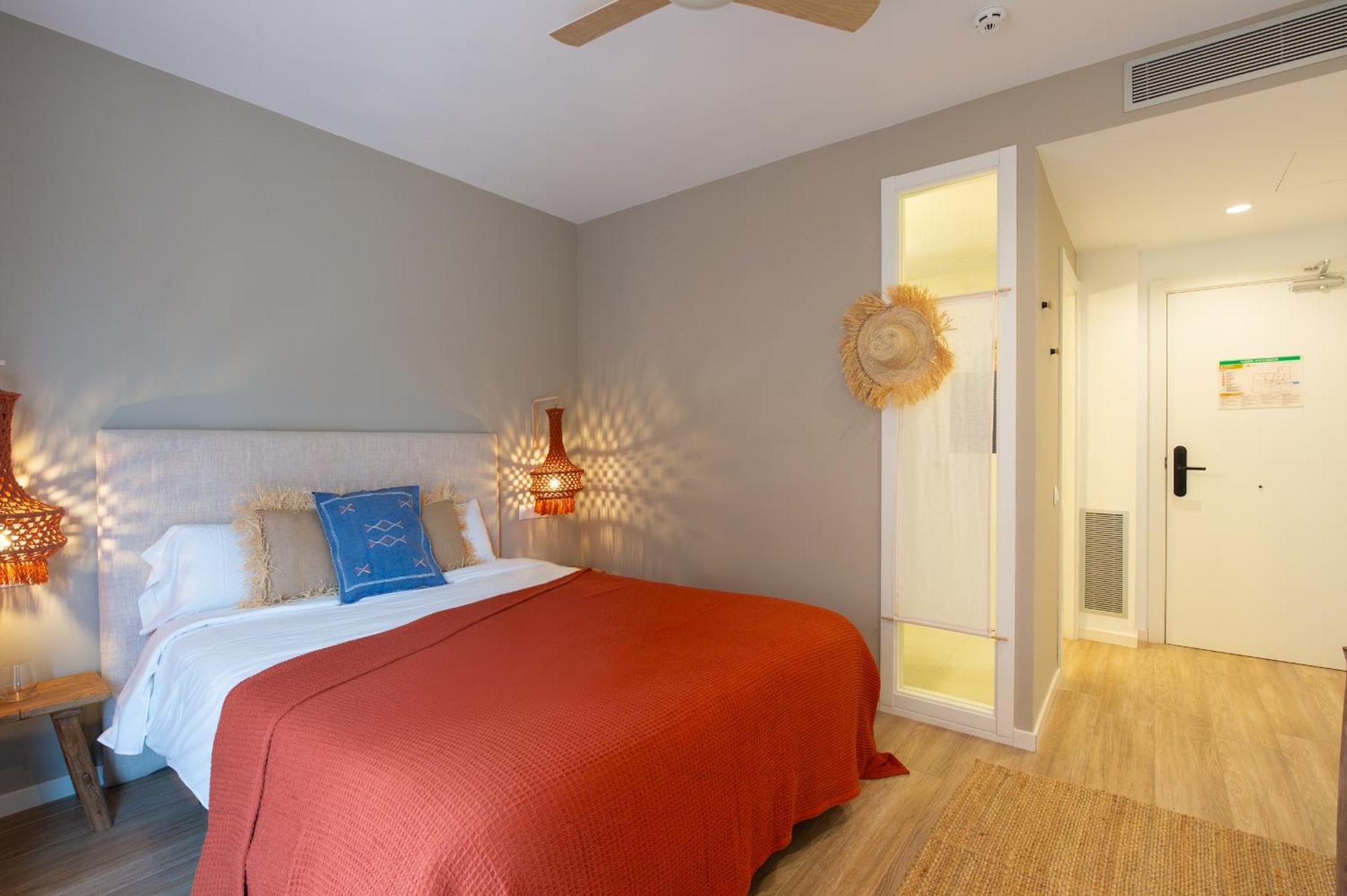 Hostal Boutique Es Portalet Сан Фелиу де Гиксолс Стая снимка