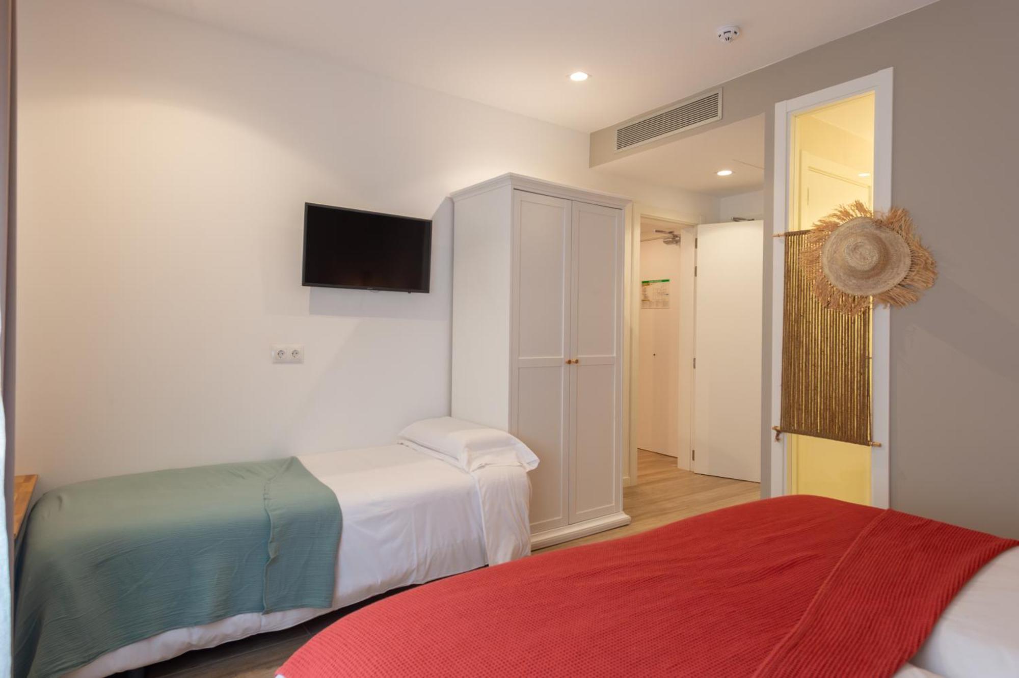 Hostal Boutique Es Portalet Сан Фелиу де Гиксолс Стая снимка